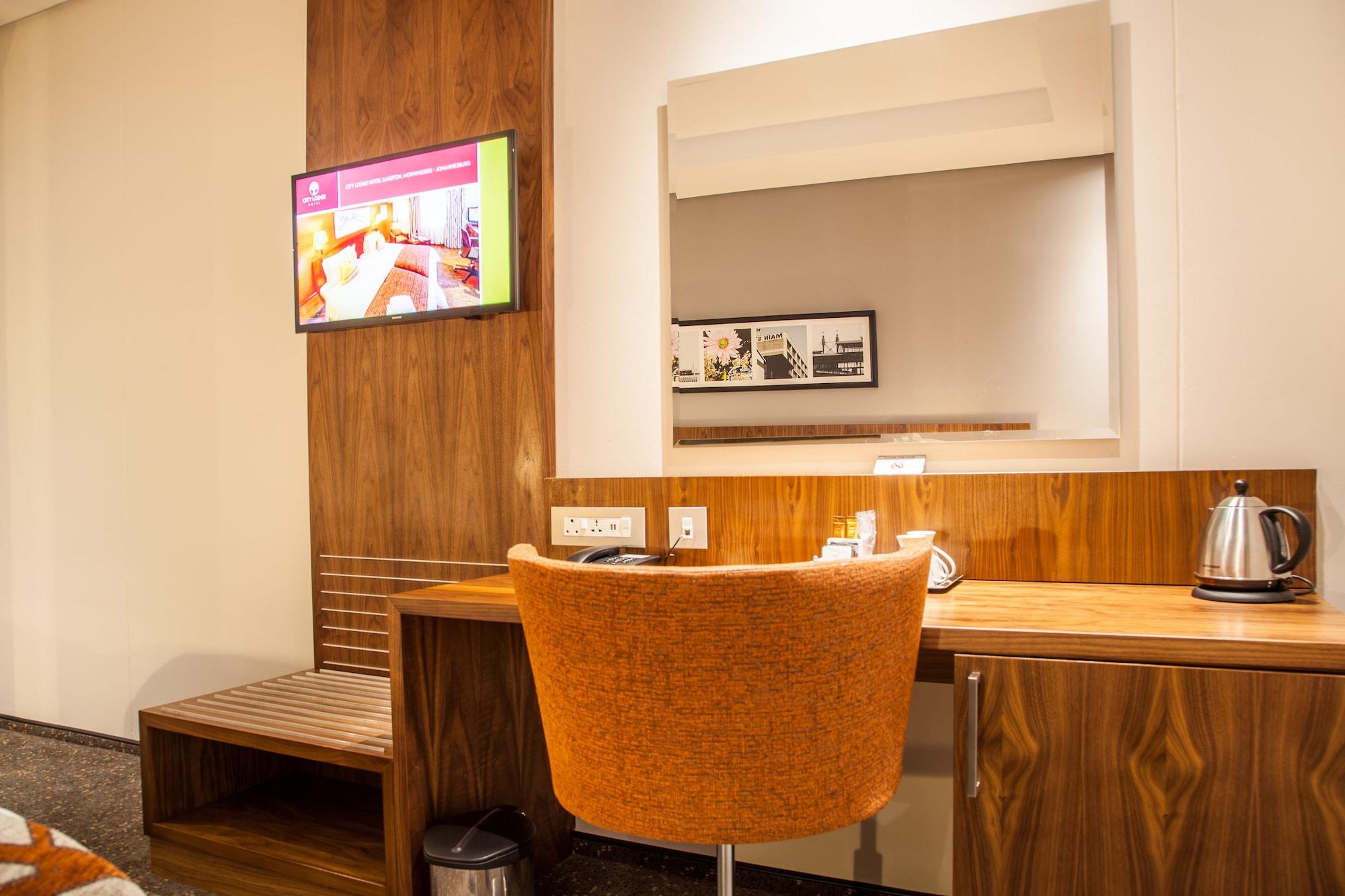 Newtown, Hotel 3*