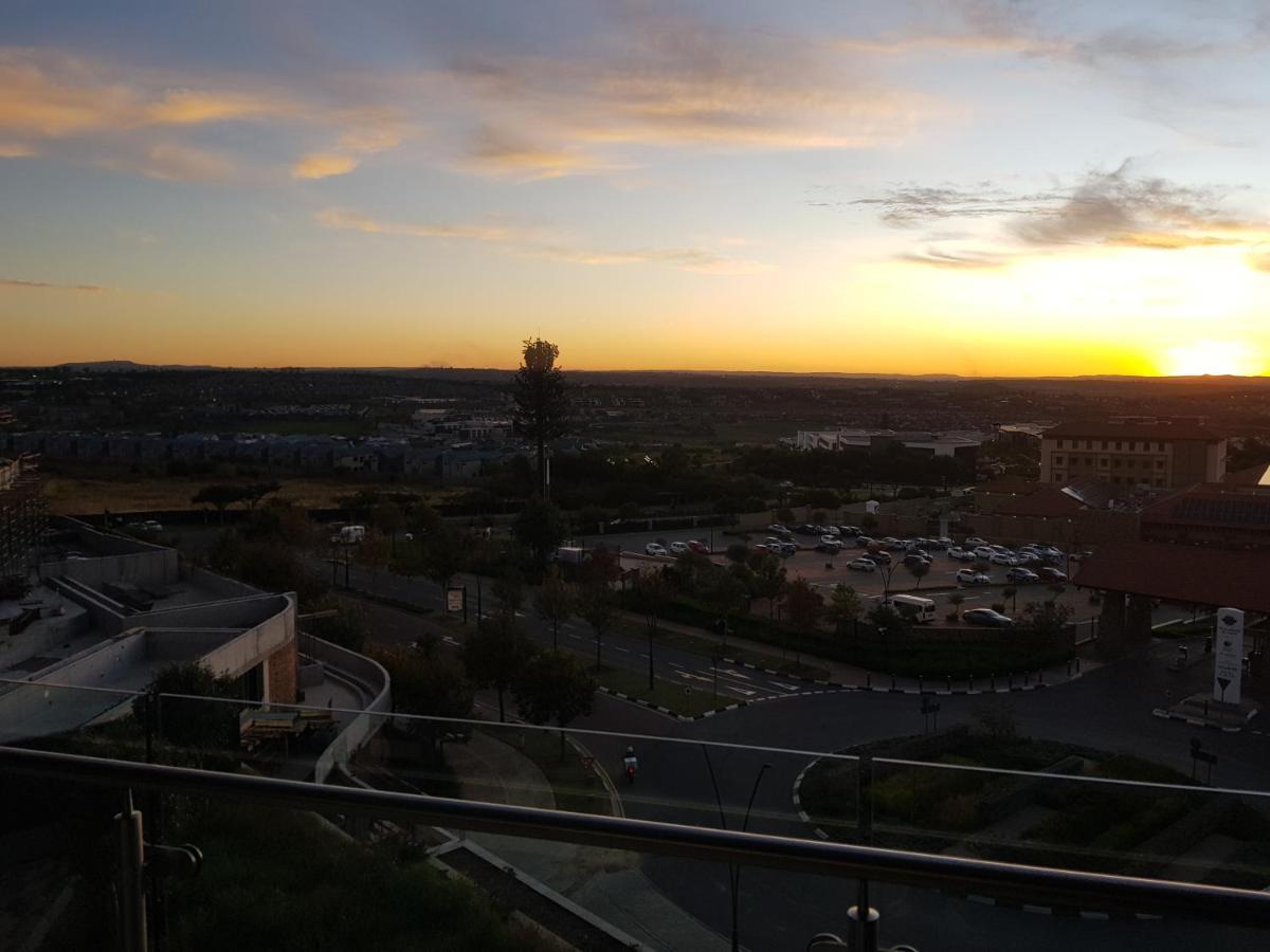 Apartment Ellipse Waterfall Executive Luxury Johannesburg