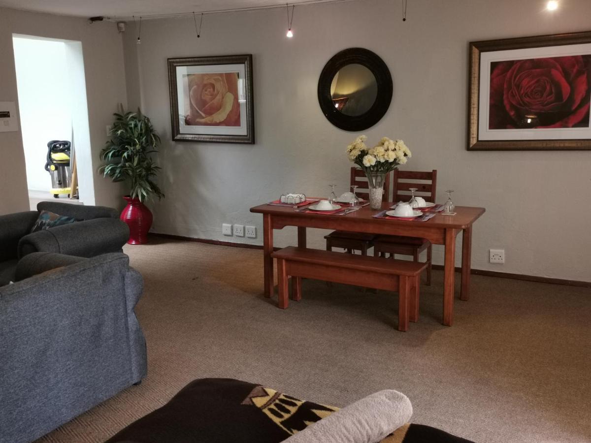 Homestay Paulshof Sandton - Hluhluwe Road Complex *