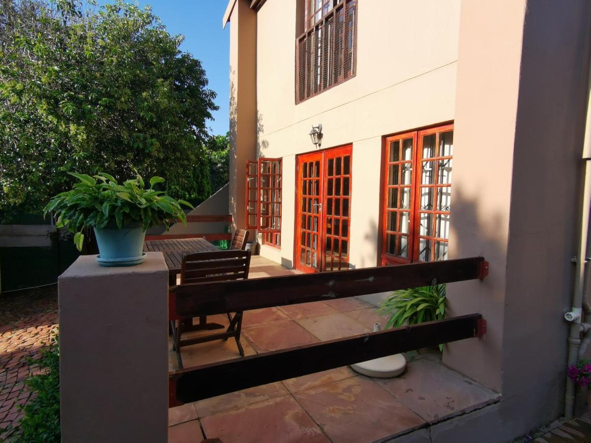 Homestay Paulshof Sandton - Hluhluwe Road Complex