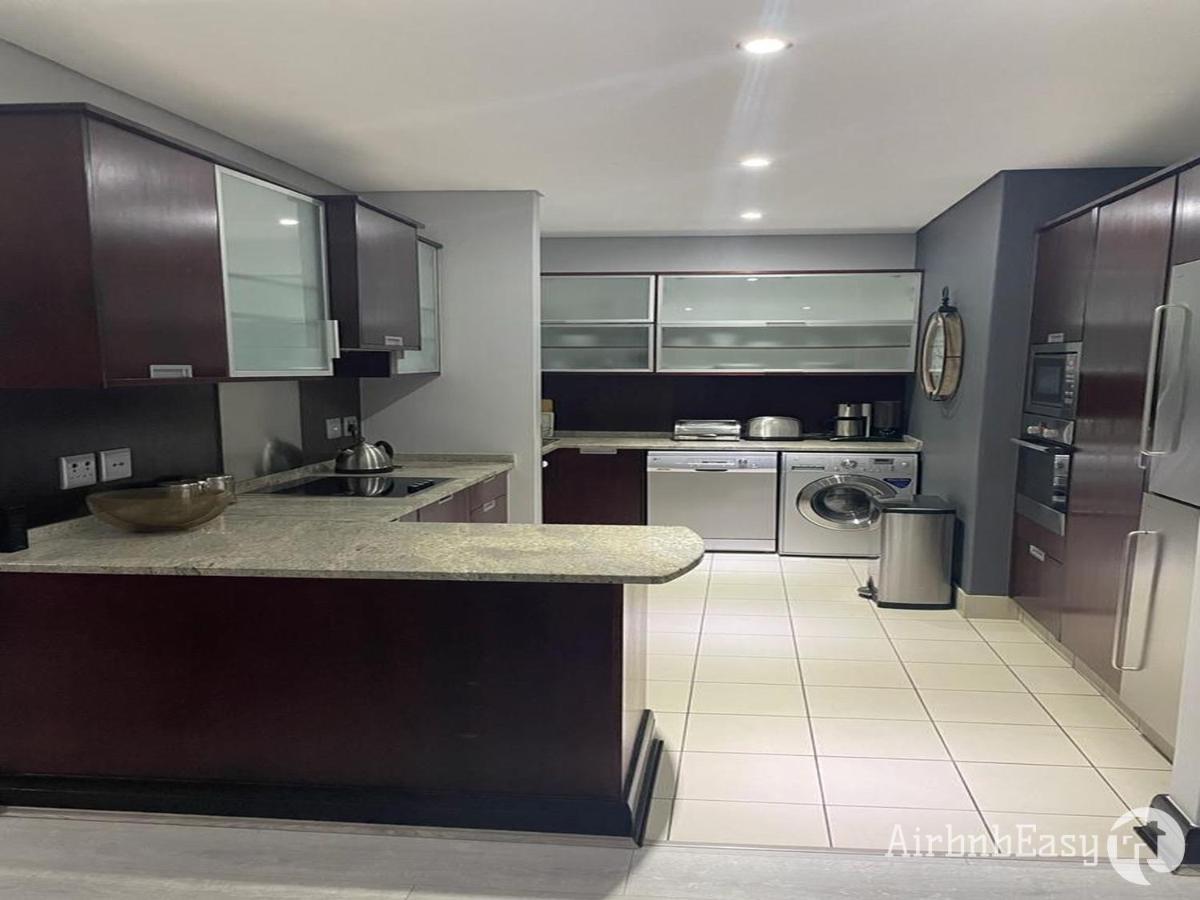 Luxury - Michelangelo Towers Apartment Johannesburg