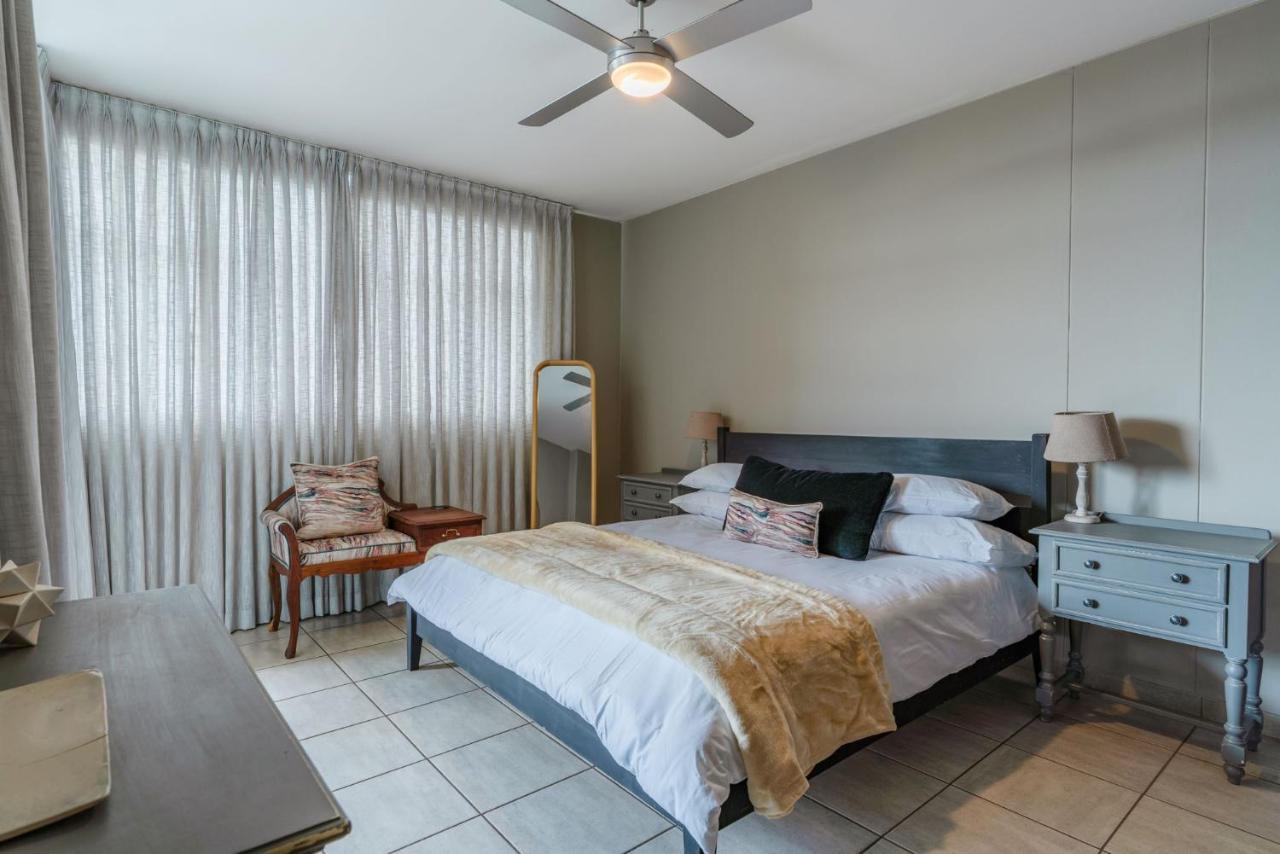 Lovely 3 Bedroom In The Heart Of Sandton 505 Johannesburg