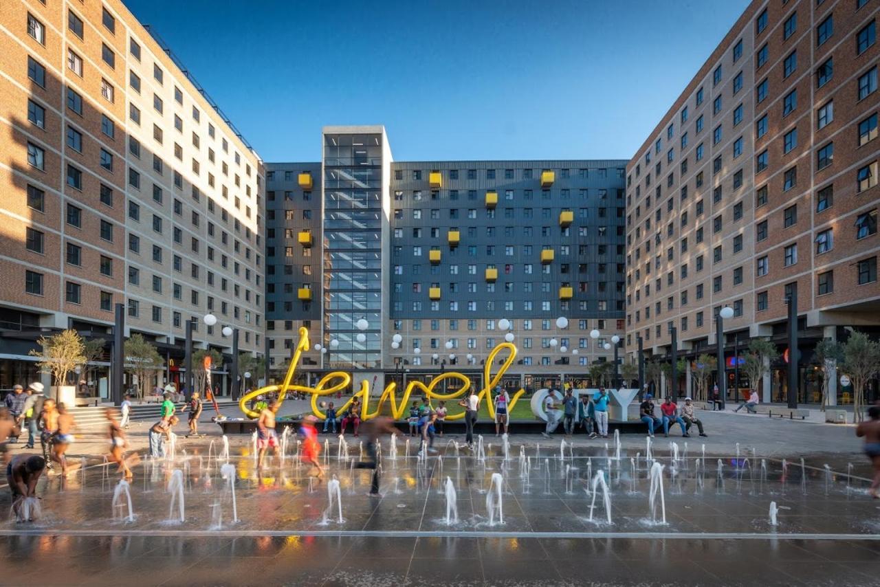 Paradise In Jewel