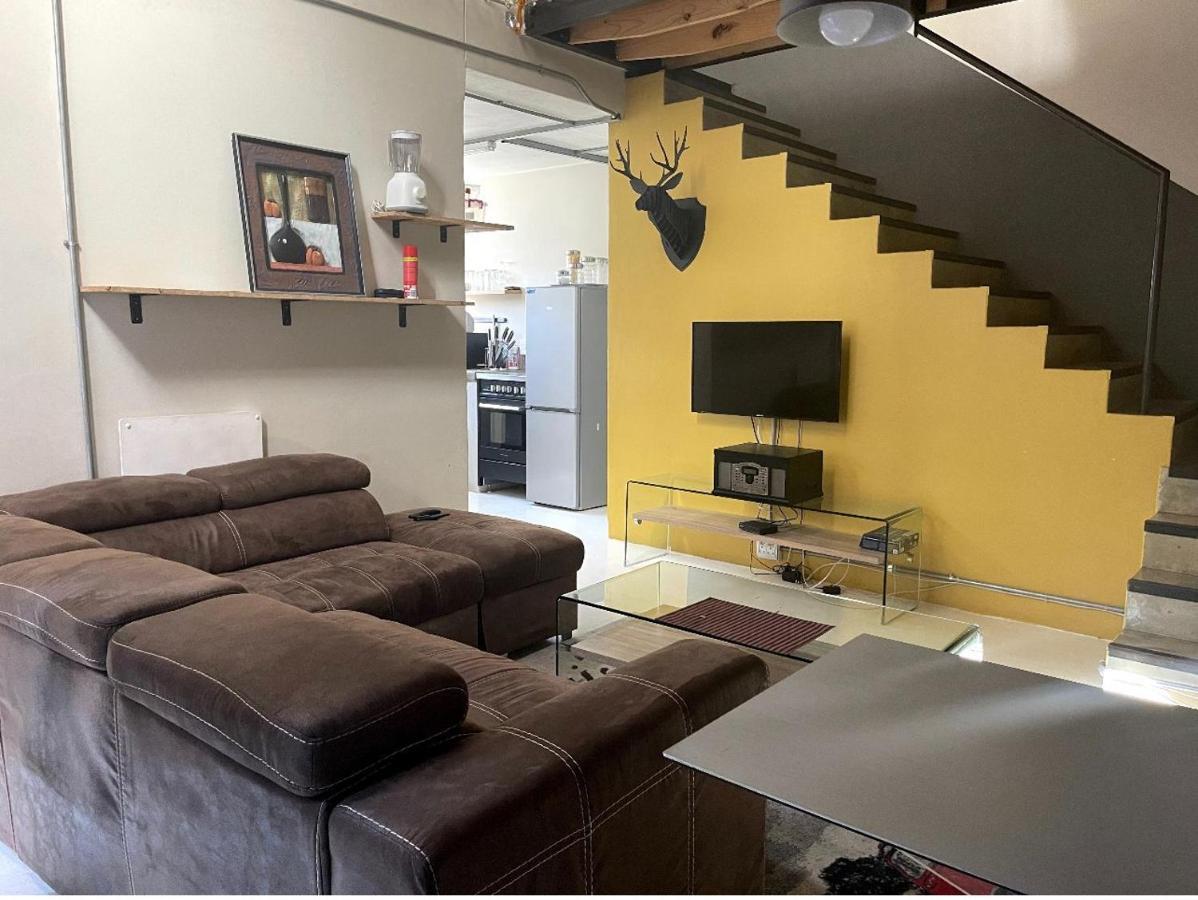 Apartment Living Moad 4 Sleeper Johannesburg