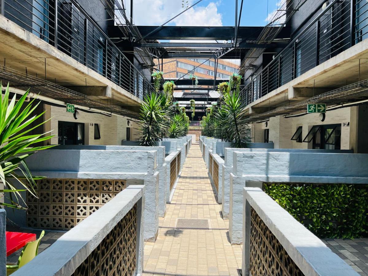 Apartment Living 119 - Fibre Wifi, Washing Machine & Sunny Balcony