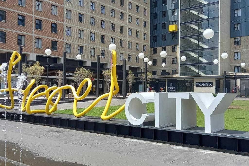 Apartment Chic Maboneng Balcony With Stunning City Views Johannesburg