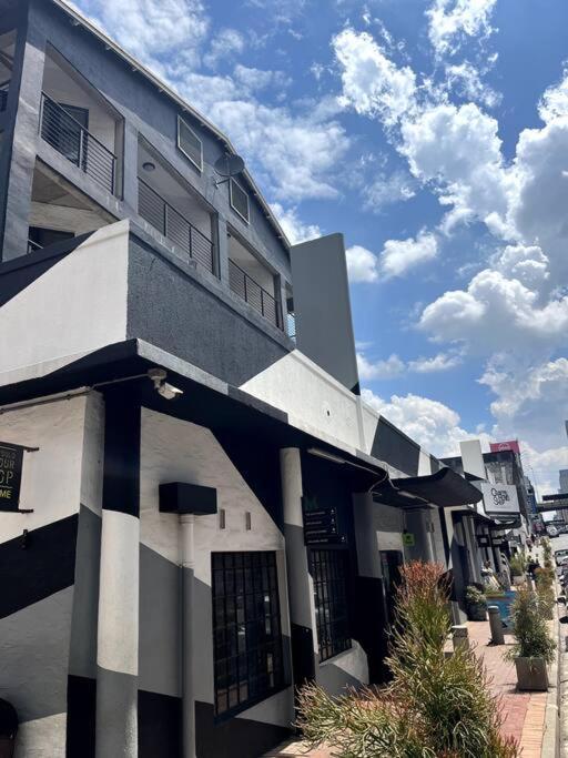 The Chilled Core - 306 Apartment