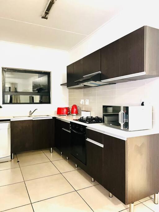 Perfect Haven-1min Dainfern Square
