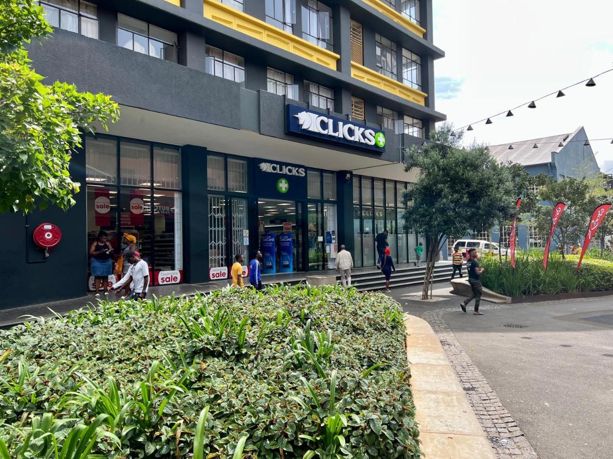 Living 119 - Fibre Wifi, Washing Machine & Sunny Balcony