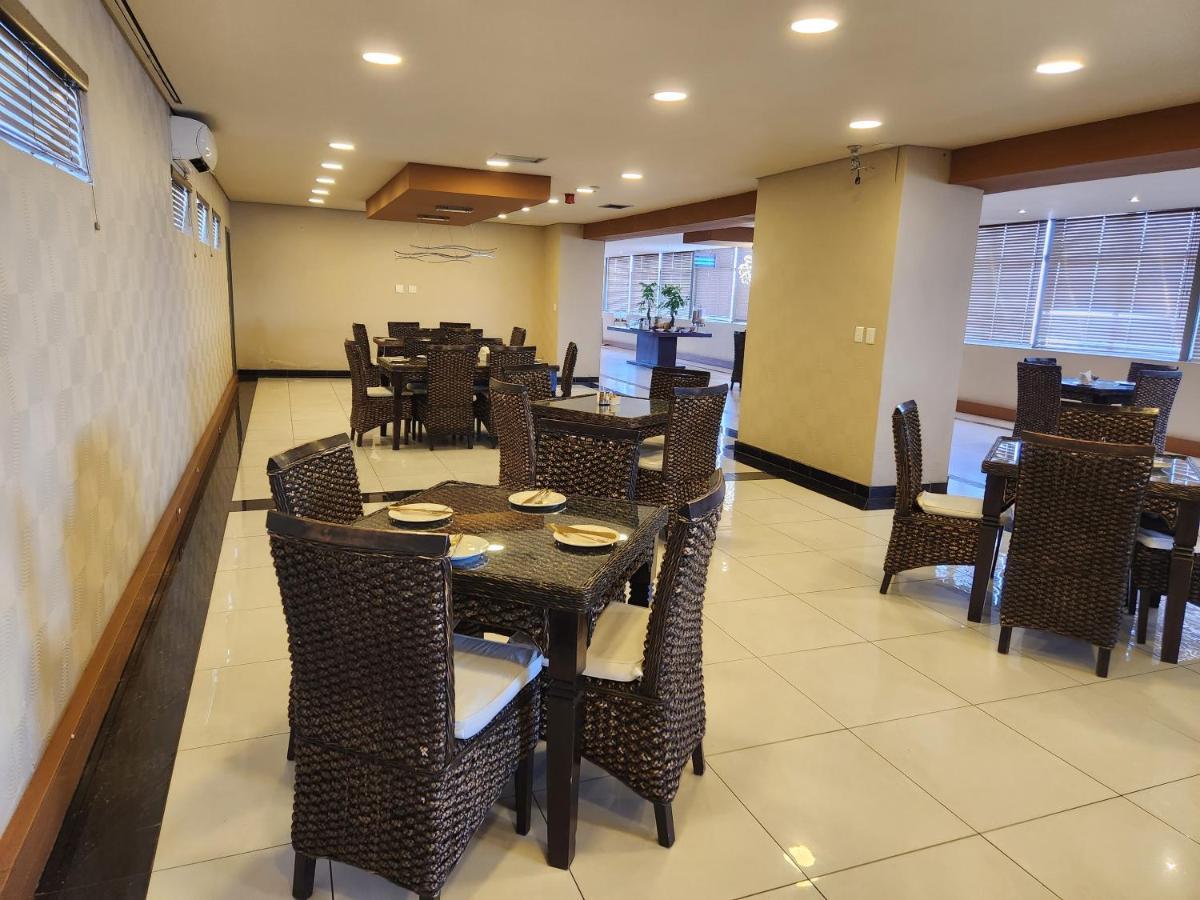 Khách sạn Palm Continental 4*