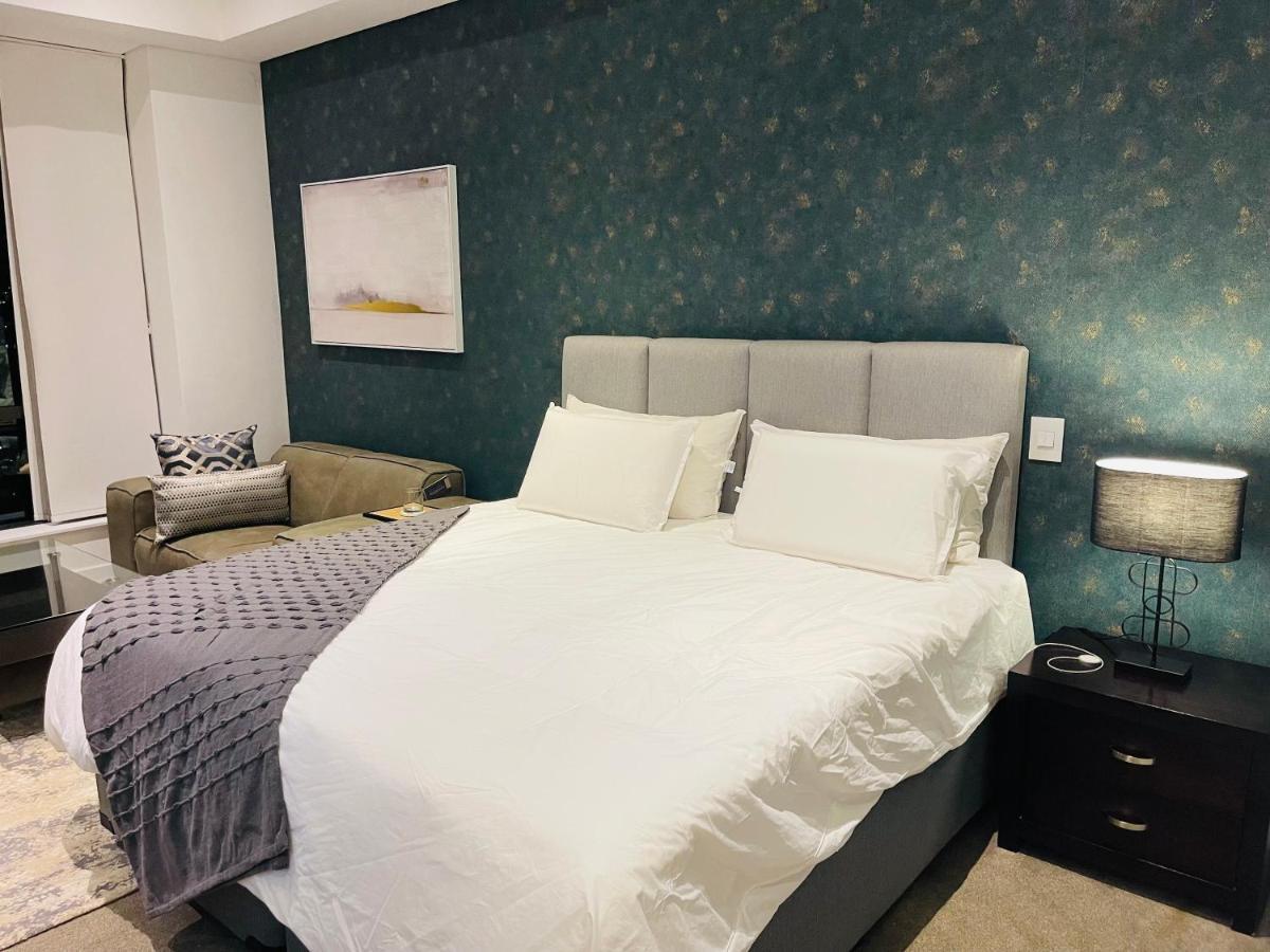 Sandton Skye Premium 515 Johannesburg