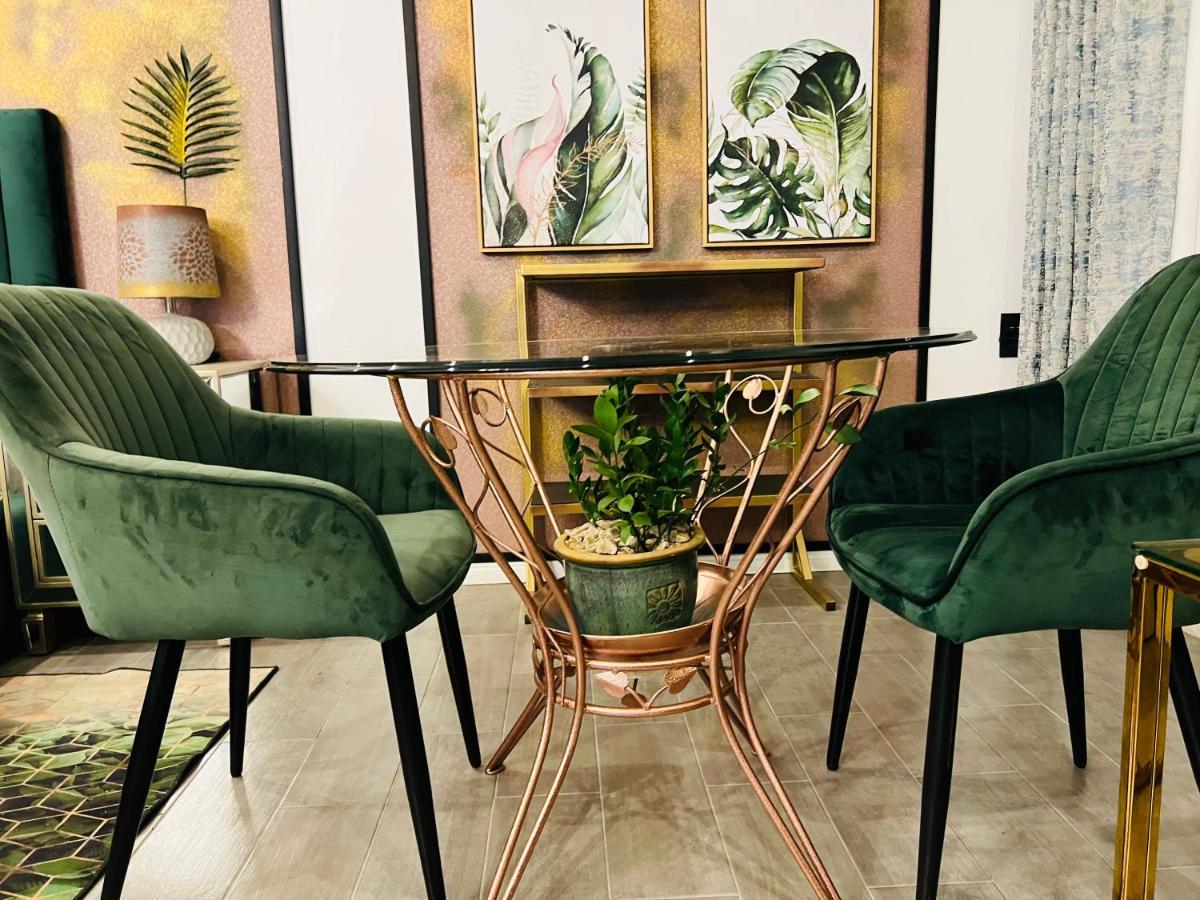 24 On Basil Boutique Luxury Aparthotel