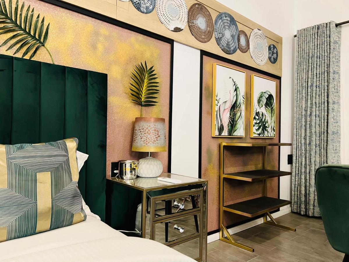 Aparthotel 24 On Basil Boutique Luxury