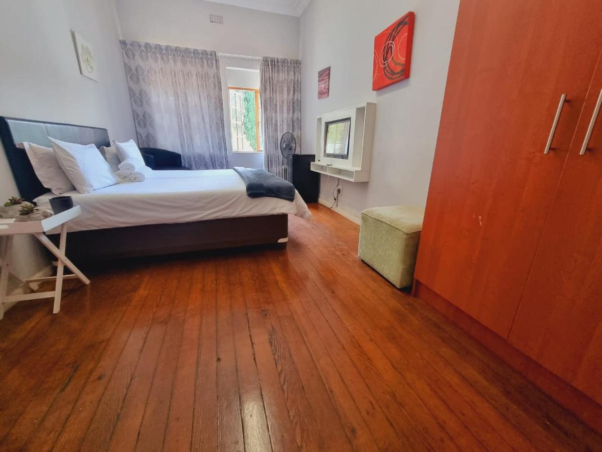 Houghton Skye * Johannesburg