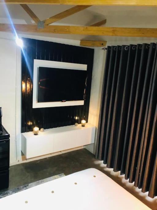 Dream Abodes At Cozy Craftmans Ship, Maboneng Apartment *