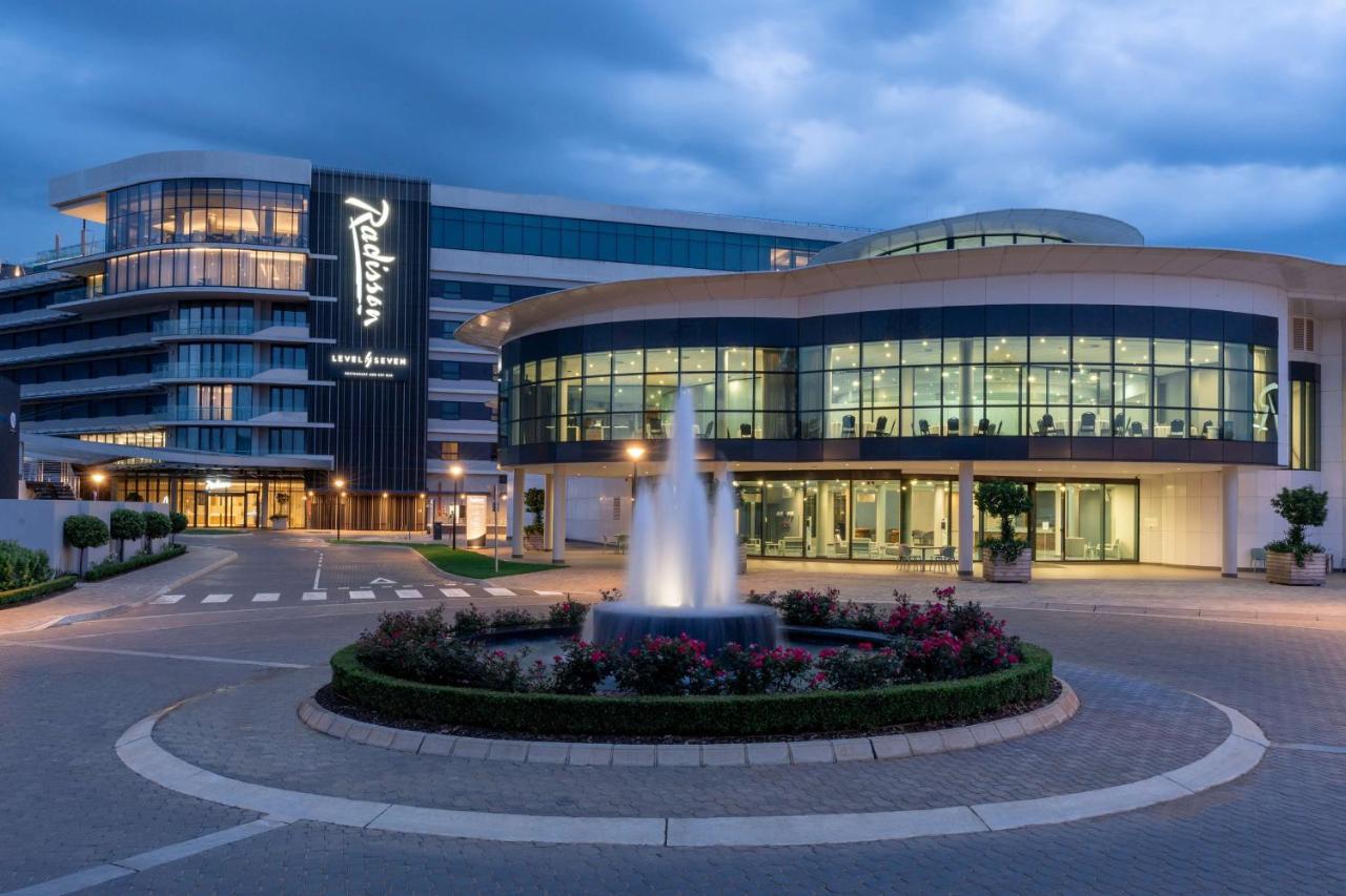 Radisson And Convention Centre Or Tambo Airport 4*