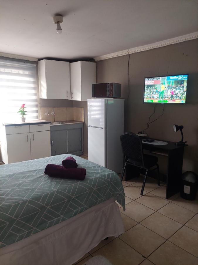 Nhà khách Juliles Johannesburg