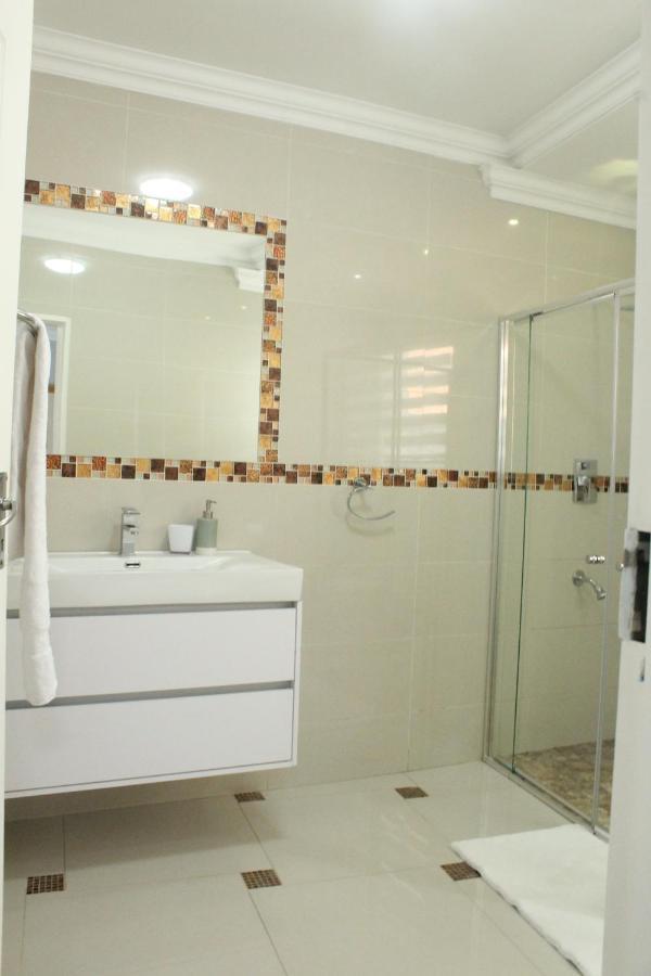 Guest house Away From *