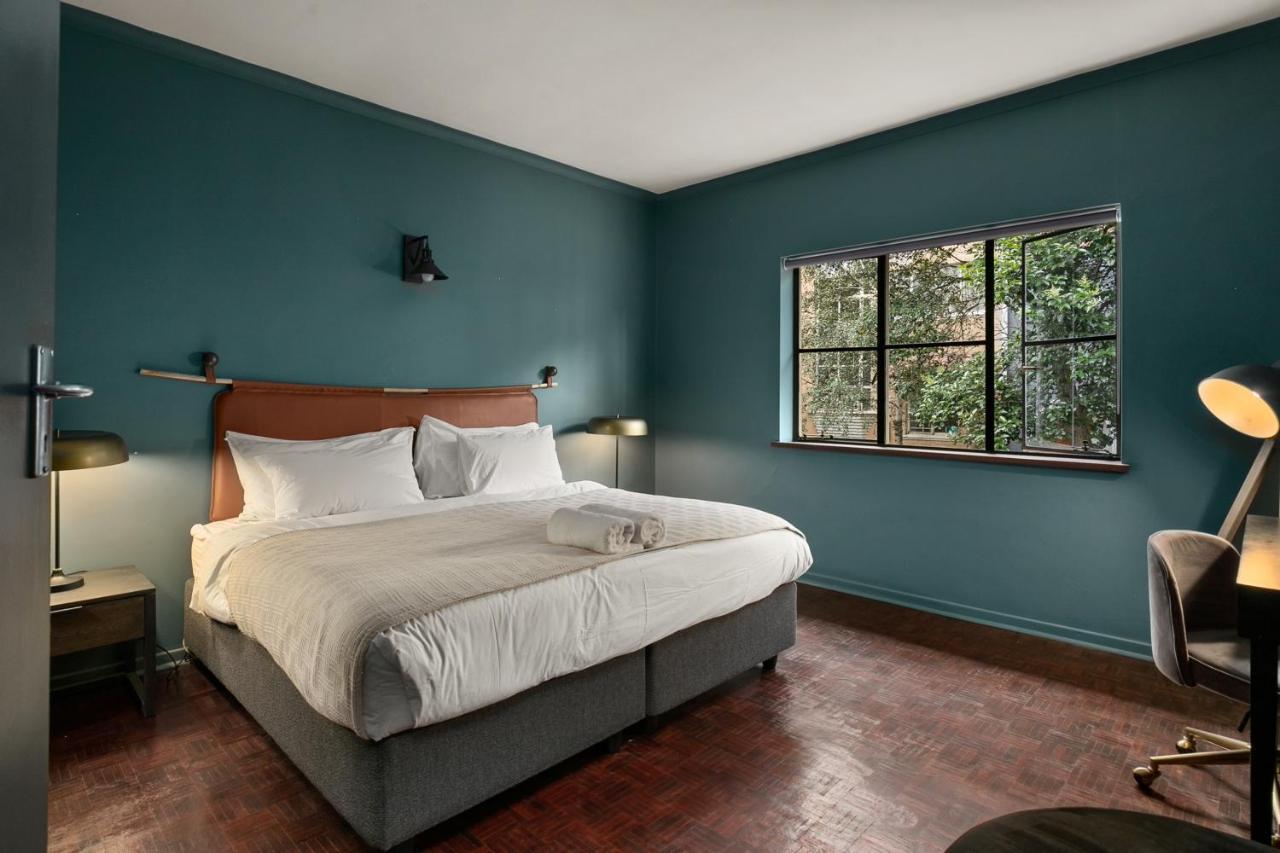Sandton 2 Bed 2 Bath Back-up Inverter Johannesburg