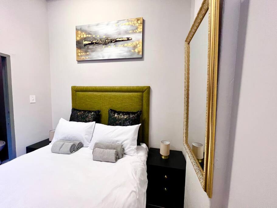 Matcha Themed In City Apartment Johannesburg