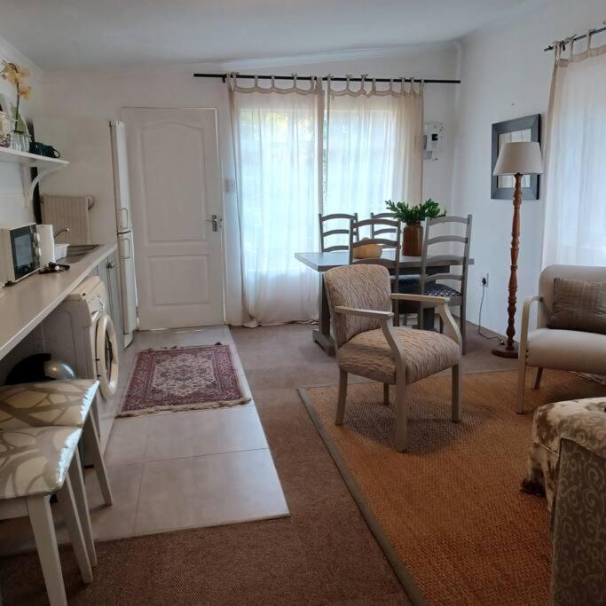 Căn hộ French Country Chic Close To Hyde Park