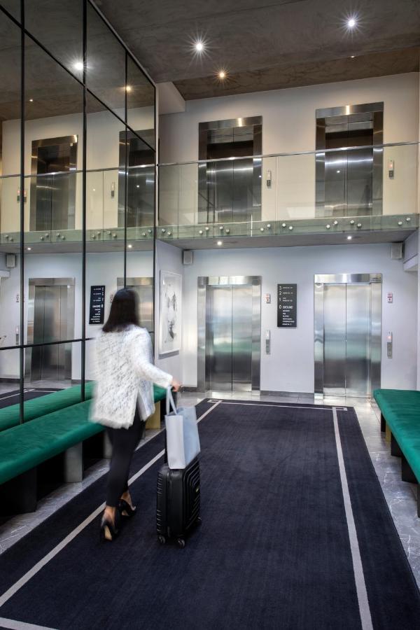 Khách sạn The Capital Melrose 3*