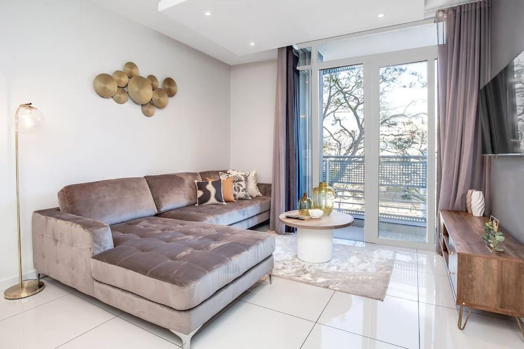 Apartment The Median In Rosebank *