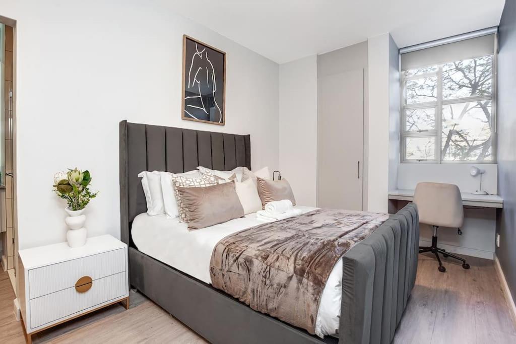 The Median In Rosebank Apartment