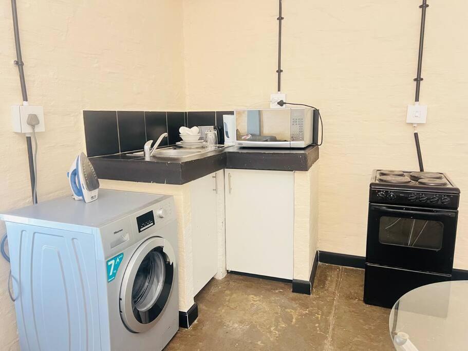 Apartment Affordable Guest @260main *