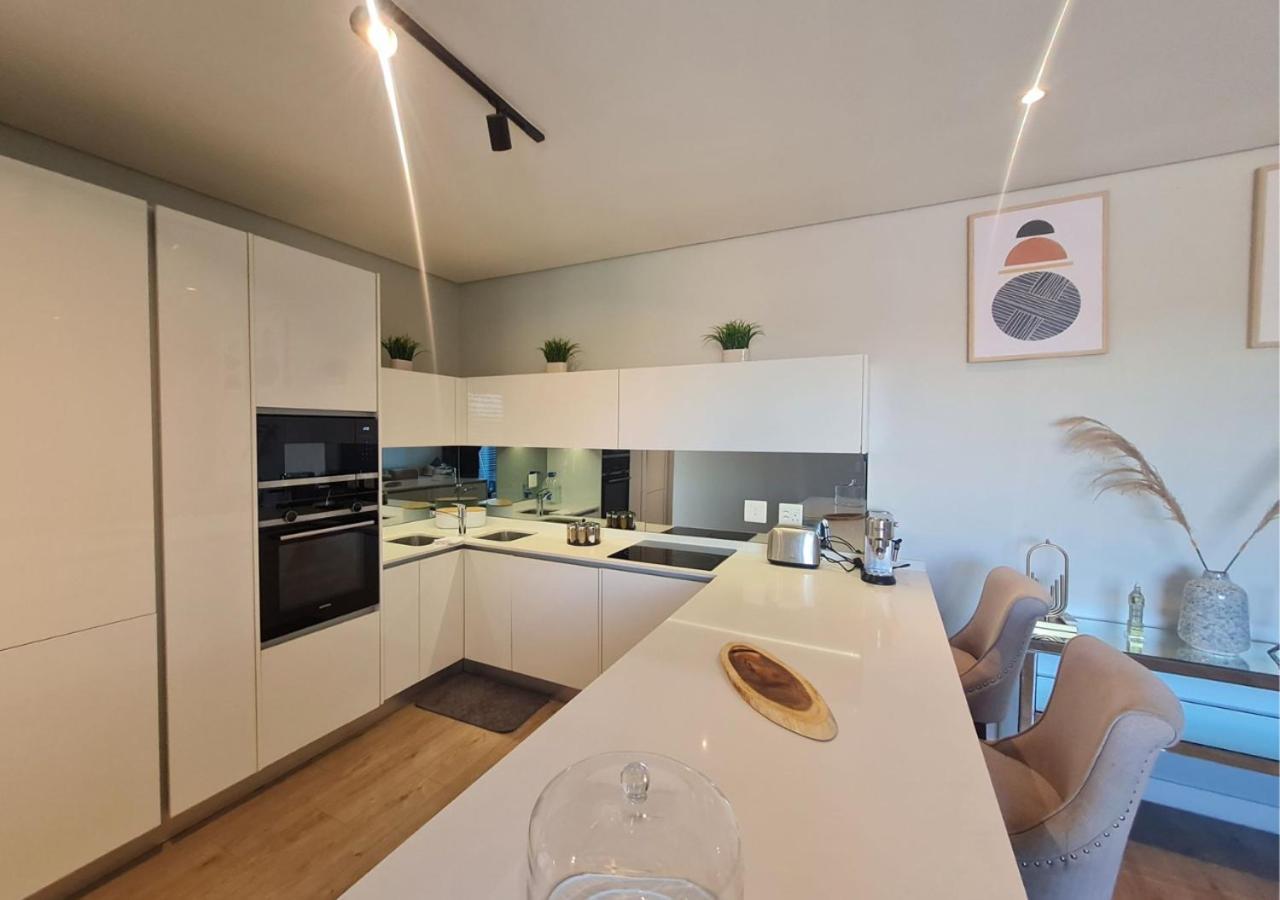 Tree Tops - Houghton Apartment *