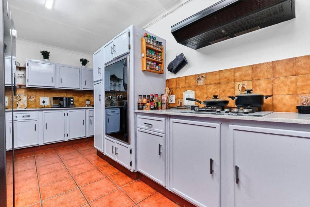 Holiday home West Villa, Load Shedding Power Back-up System Johannesburg