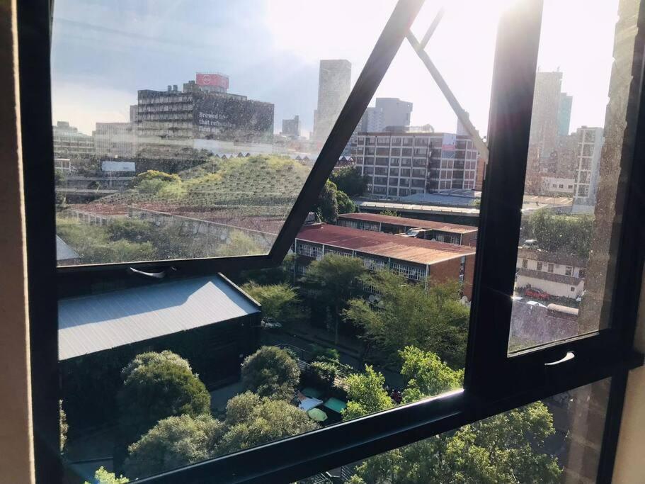 Cheap Maboneng Apartment *