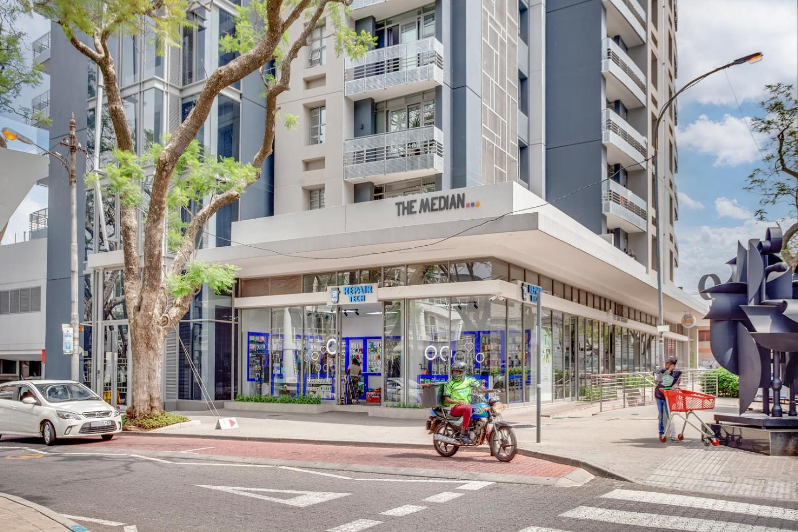 The Median In Rosebank * Johannesburg