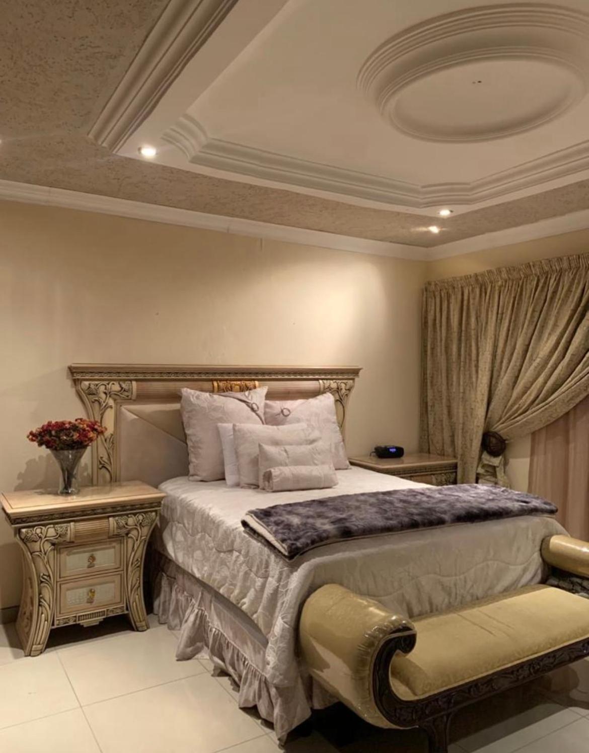 At Blessed Bnb - Private En-suite In With Jacuzzi * Johannesburg