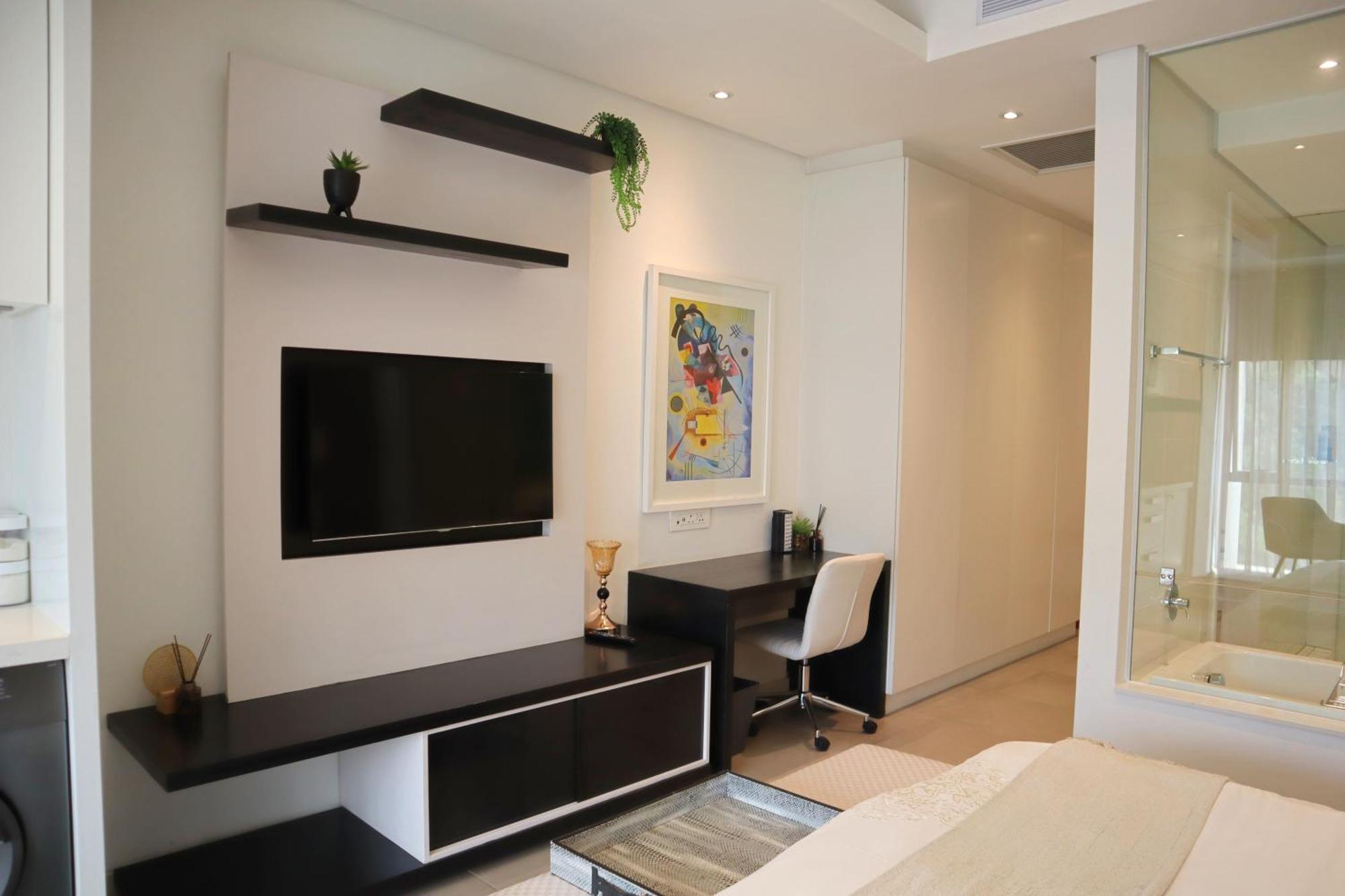 Luxe @ Sandton Skye Hotel