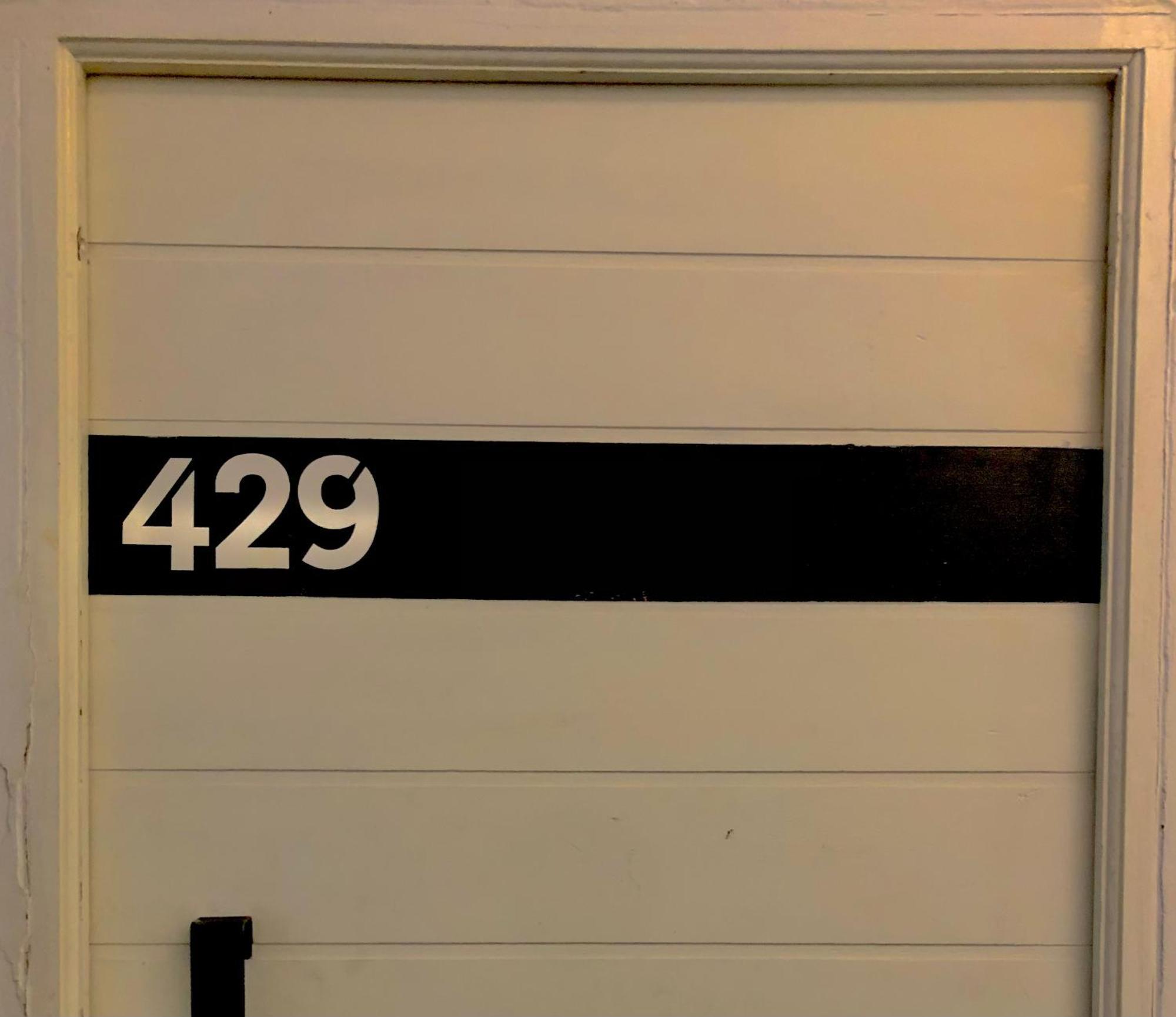Sun's Spacious Apartment *