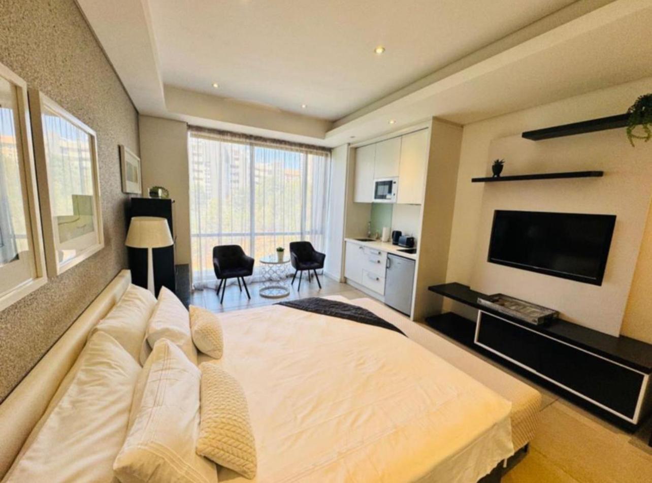 Luxe @ Sandton Skye * Johannesburg
