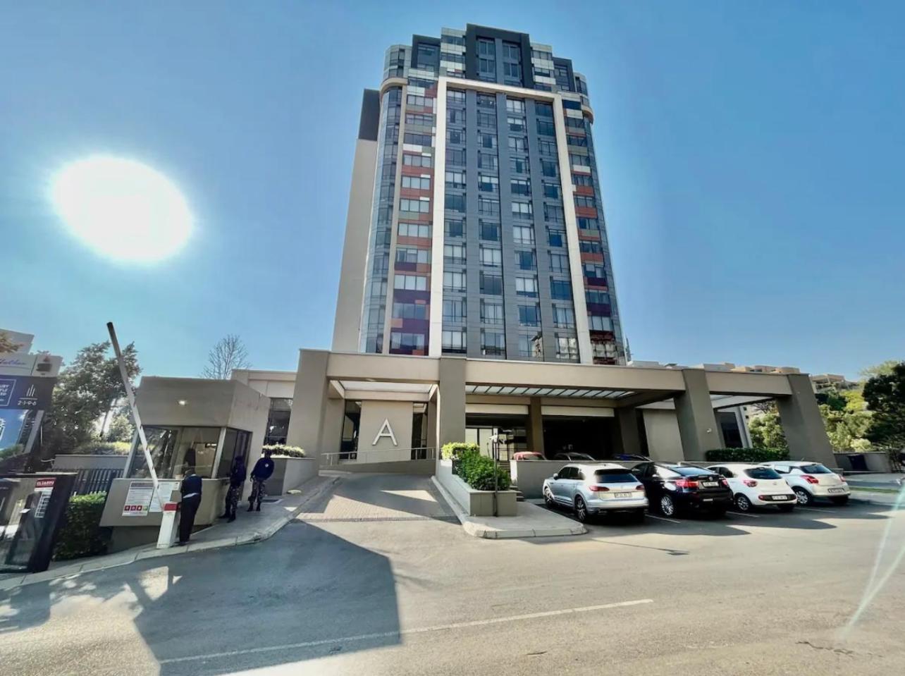 Luxe @ Sandton Skye * Johannesburg