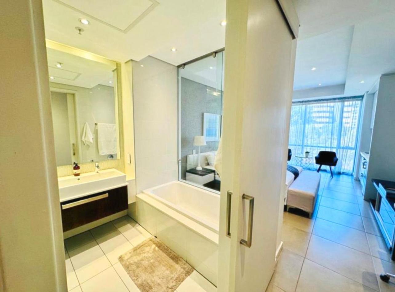 Hotel Luxe @ Sandton Skye *