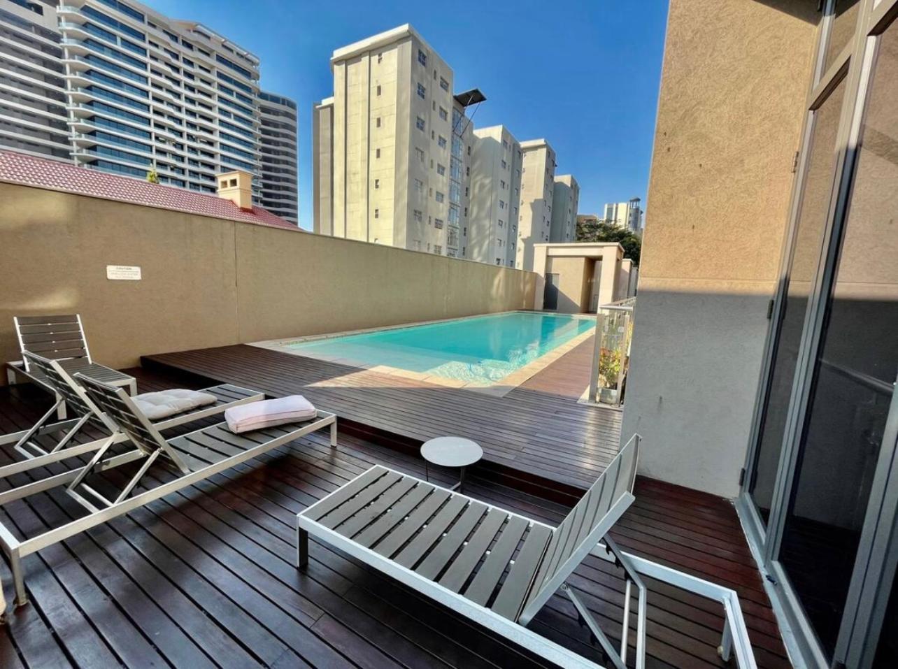 Luxe @ Sandton Skye * Johannesburg
