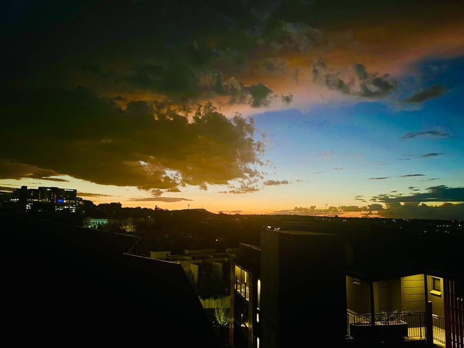 Apartment Hyde Park Sandton Luxury 2Br Top Floor