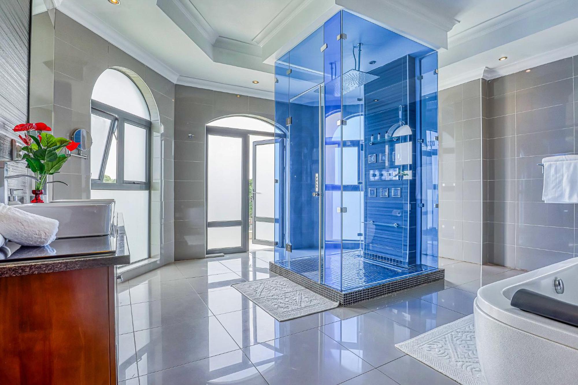 Guest house Tasha Luxury Suites, Lanseria Johannesburg