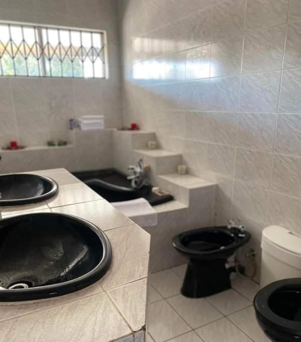 P&l Exclusive Beauty Parlour Guest house *