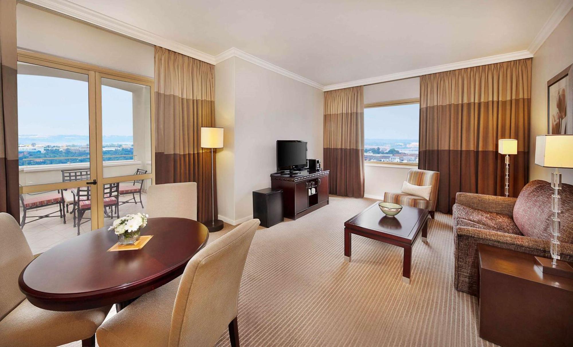 Nh Sandton Hotel 5*