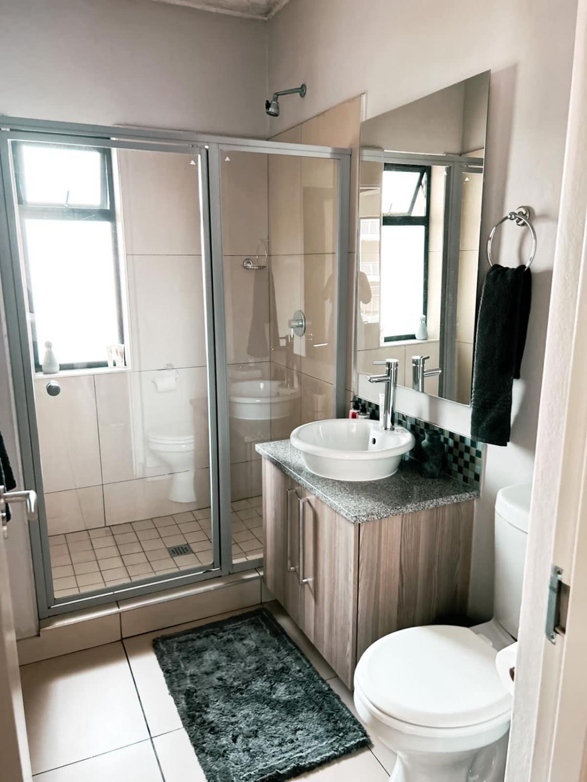 Apartment Staycation Sandton *