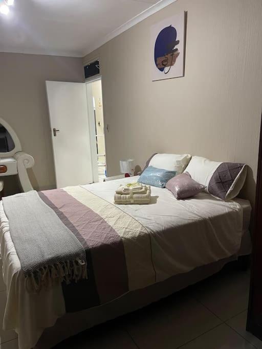 Holiday home In Suideoord, Jhb South *