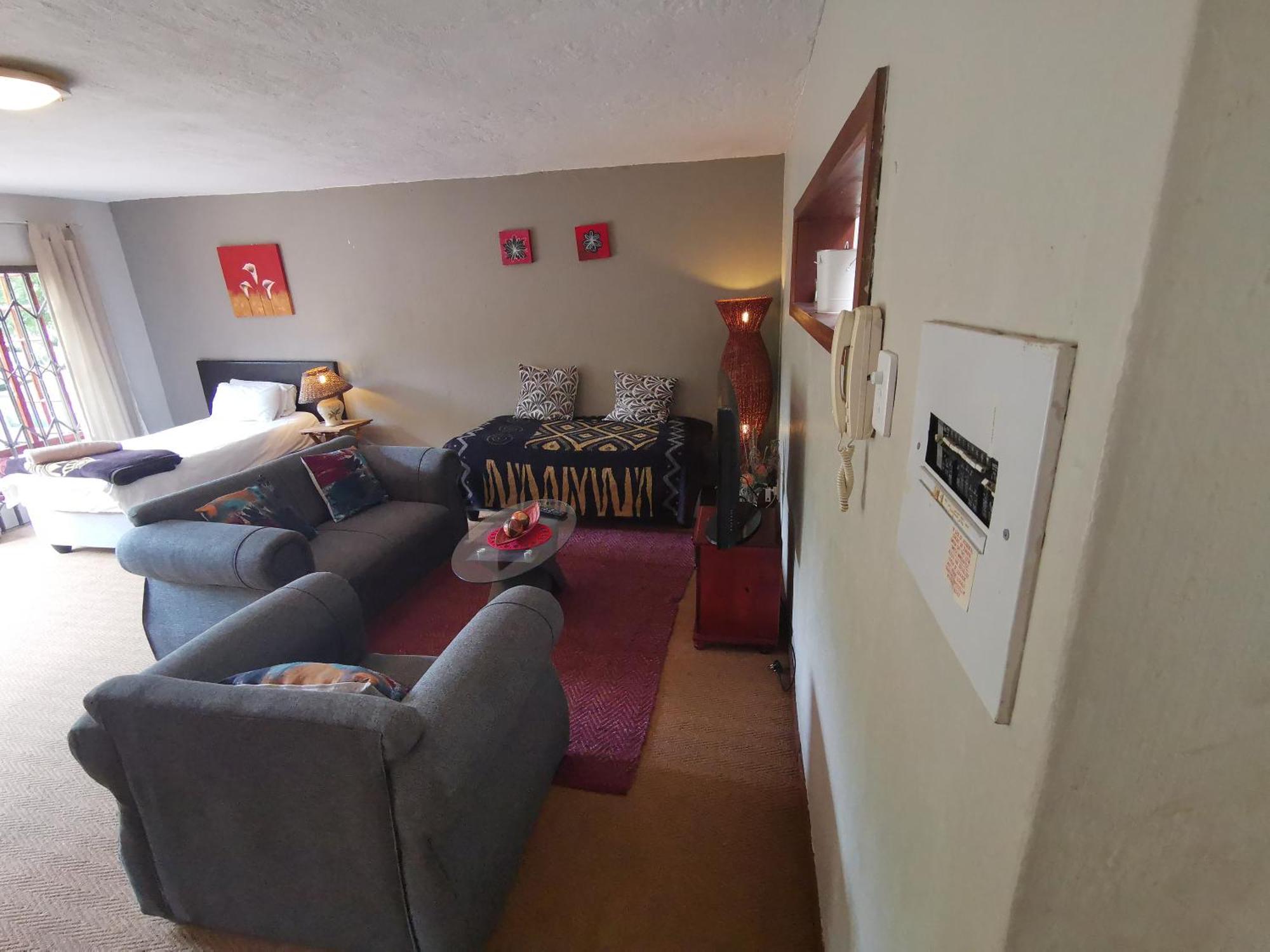 Paulshof Sandton - Hluhluwe Road Complex Homestay *