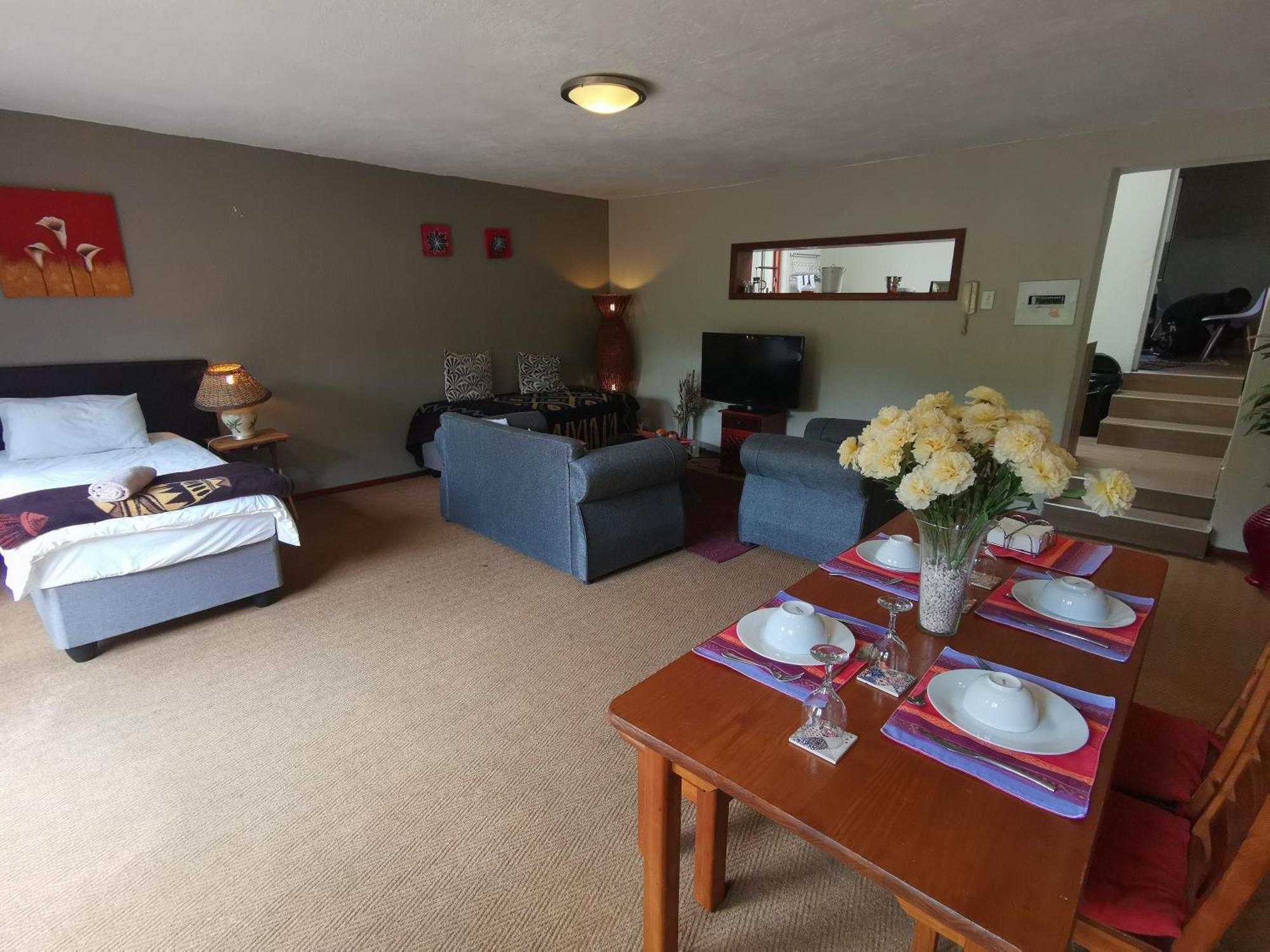 Paulshof Sandton - Hluhluwe Road Complex Homestay *