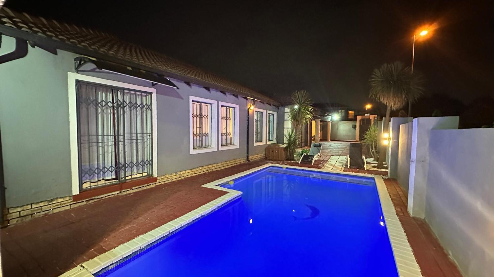 Nyasa In Holiday home