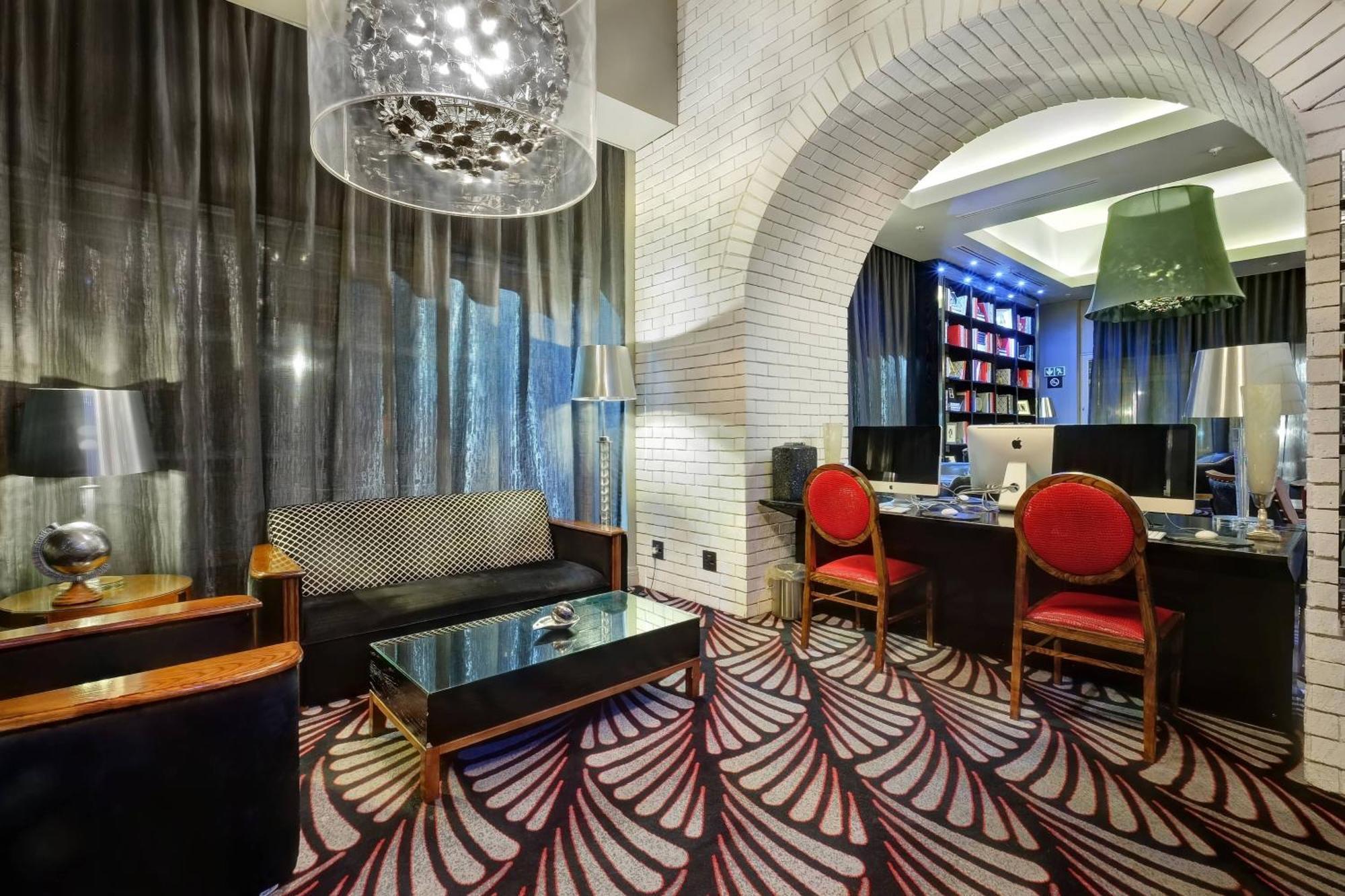 Protea Fire & Ice! By Marriott Melrose Arch